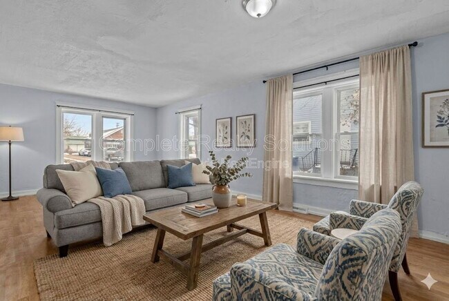 Foto del edificio - 10139 Royal Dr