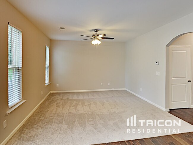 Foto del edificio - 348 Rankin Cir