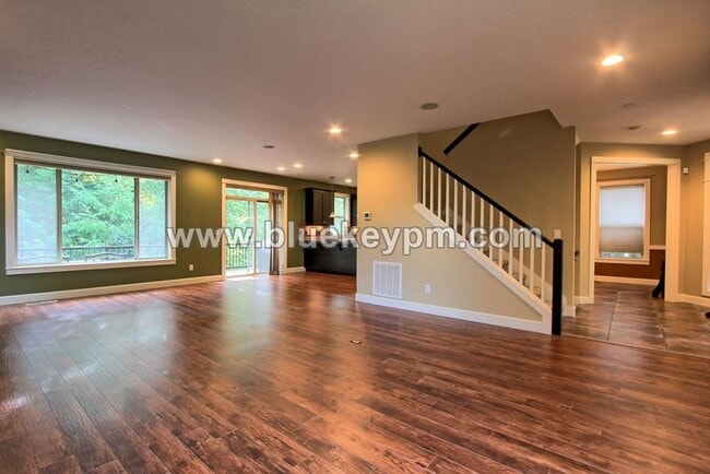 Foto del edificio - 5 Bedroom, 3.5 Bathrooms on a Culdesac, Wa...