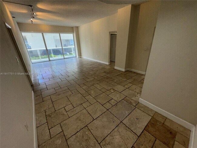 Foto del edificio - 20505 E Country Club Dr