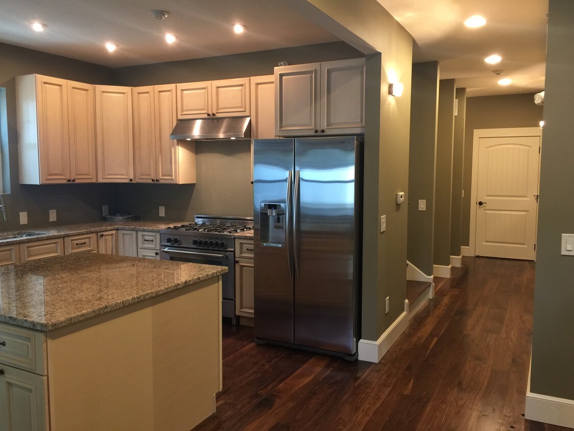 1735 Kentucky St, Lawrence, KS 66044 House Rental in Lawrence, KS