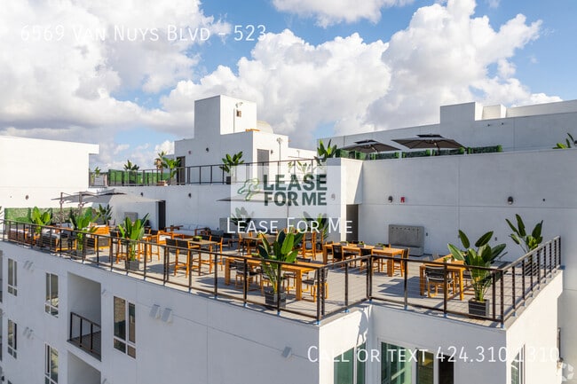 Foto del edificio - 6569 Van Nuys Blvd