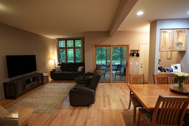 área de la sala de estar - 54 Wood Brook Way