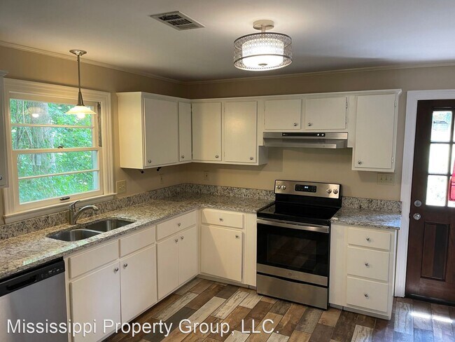 Foto del edificio - 3 br, 2 bath House - 220 Sivley Street