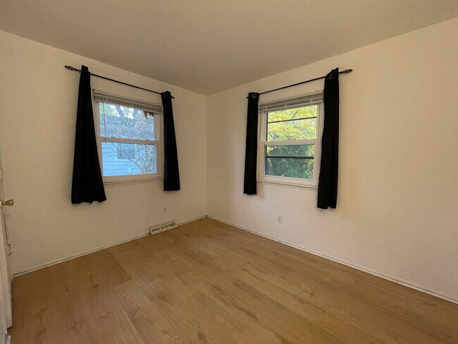 Foto del edificio - Three Bedroom Home in Portage