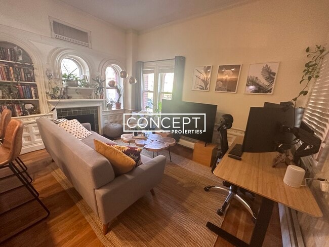 Foto del edificio - 195 Commonwealth Ave