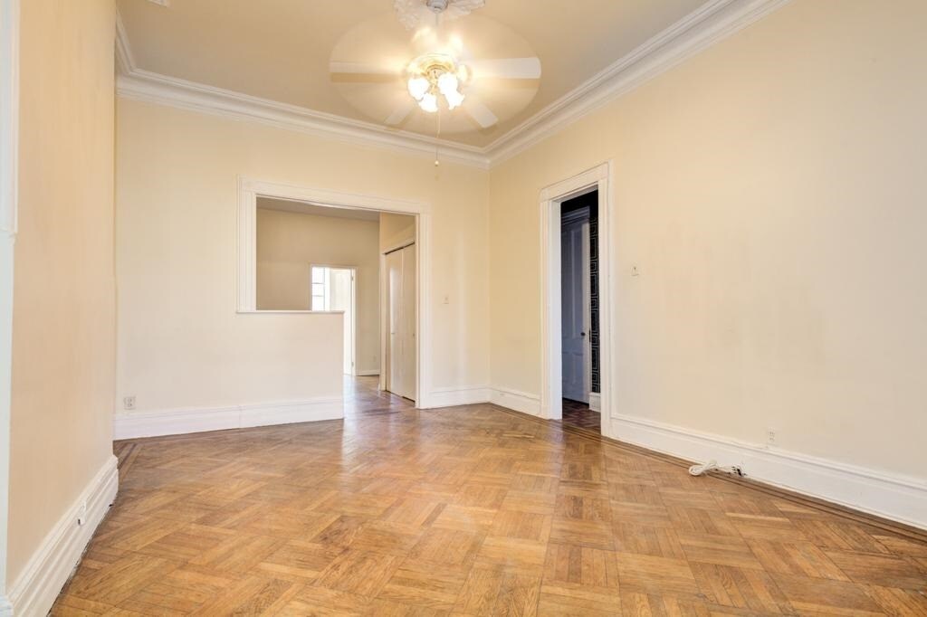 Foto principal - 927 Washington St