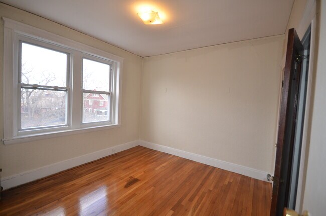 Building Photo - 1762 Commonwealth Ave