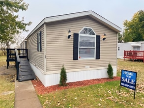 Building Photo - 37 Village Ct