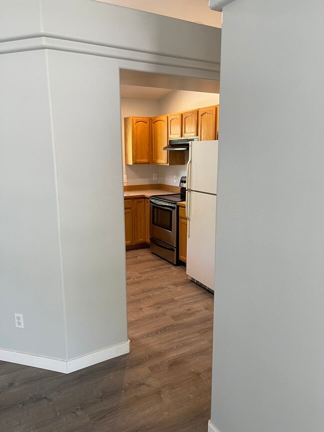 Building Photo - 1635 W Monet Dr