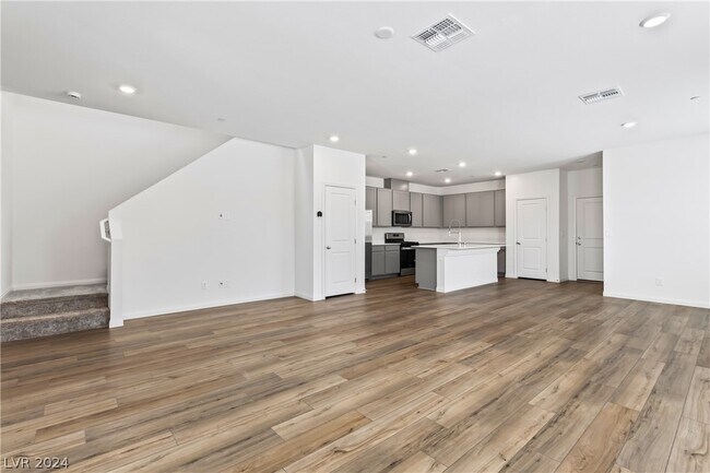 Building Photo - 2630 Aversa St