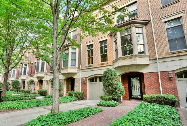 Foto del edificio - 3 Regency Pl