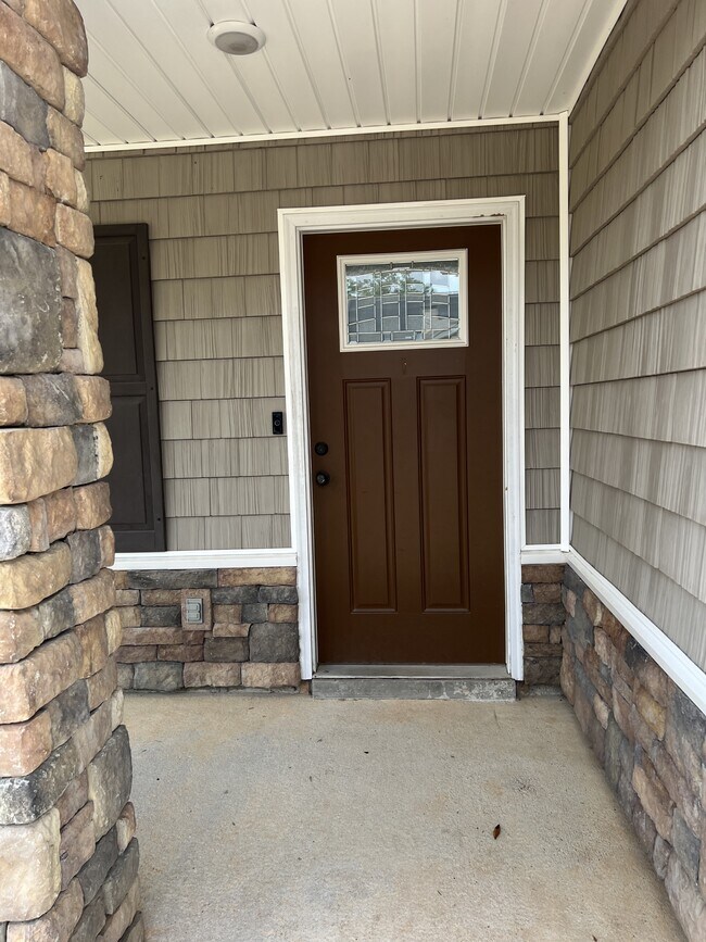 Building Photo - 489 Eisenhower Dr