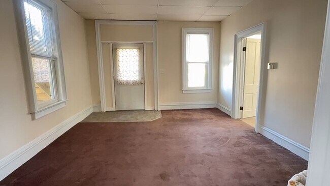 Foto del edificio - 629 Otter Ave