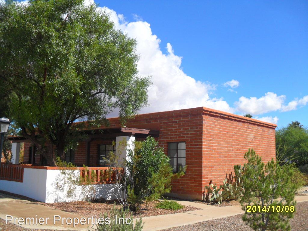 Primary Photo - 435 S Paseo Tierra
