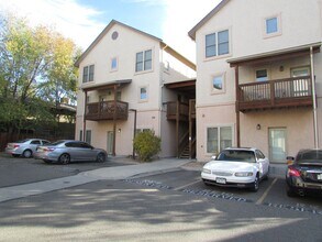 Building Photo - 1214 Walnut Ave