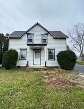 Building Photo - 982 Colebrook Rd