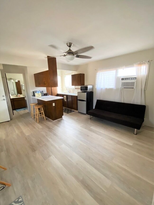 Building Photo - Recently renovated 1 bedroom in Hawaii Kai