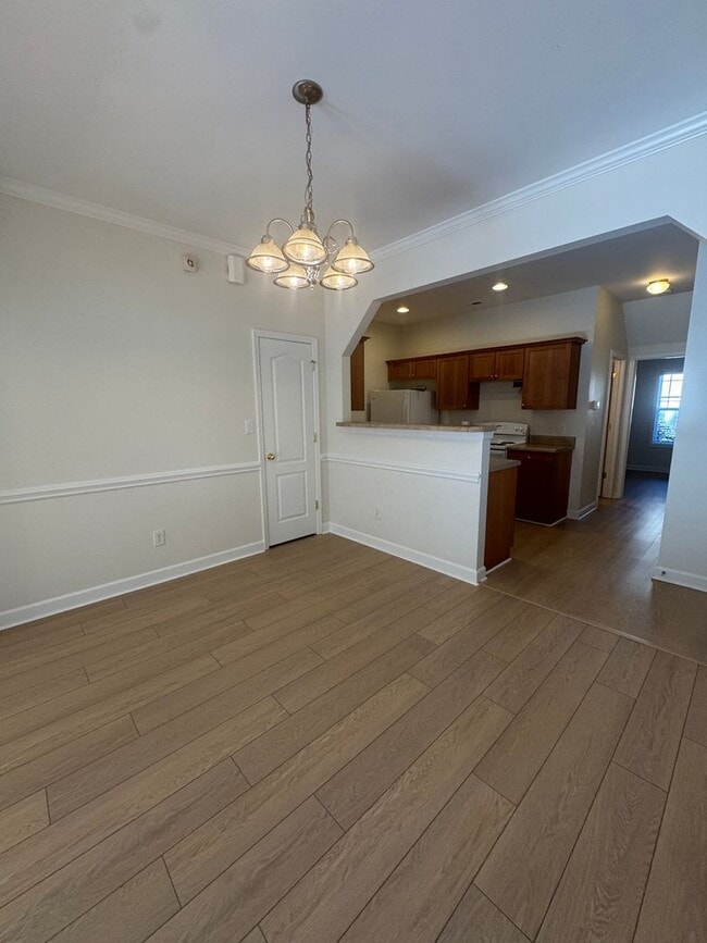 Building Photo - Charming 2-Bedroom with Fresh Updates