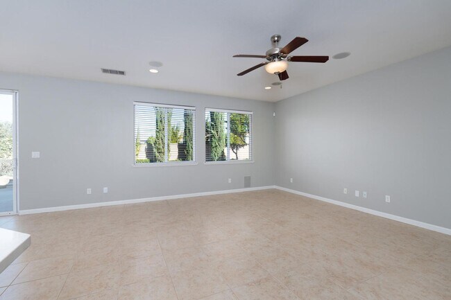 Foto del edificio - Harlan Ranch Home with Yard for Lease
