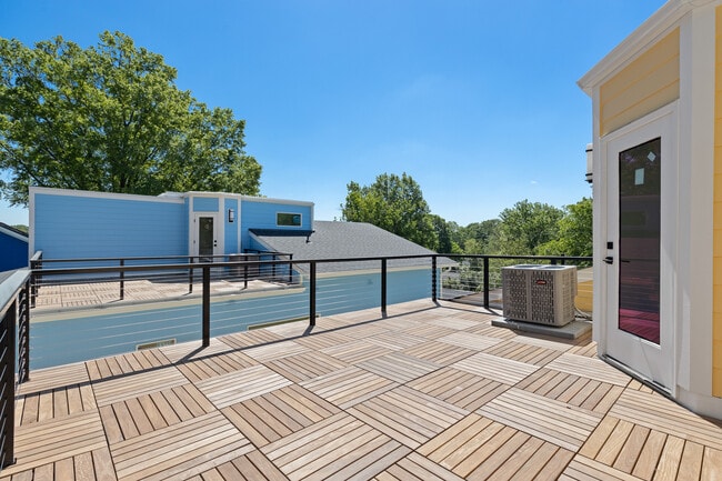 Rooftop patio - 737 Hopkins St (Durham, NC) Townhome