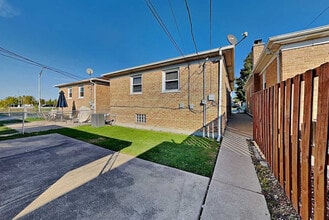 Building Photo - 8405 Melvina Ave