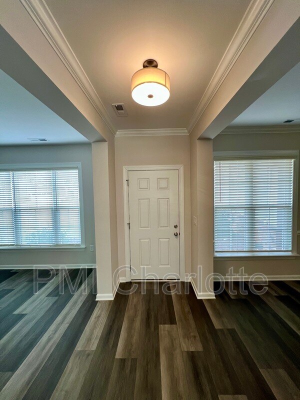 Foto del edificio - 1135 Overlake Dr