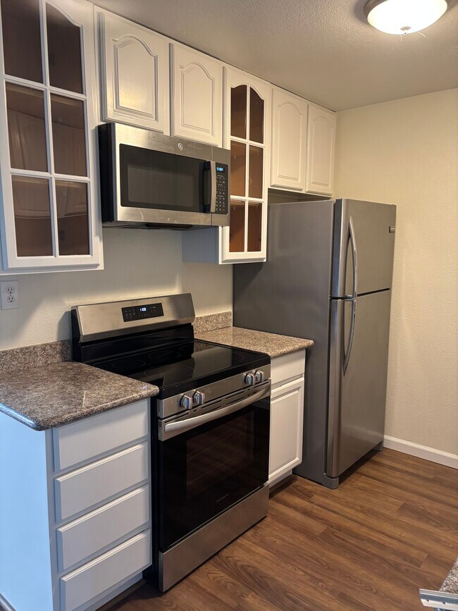 Kitchen - 1919 Ygnacio Valley Rd