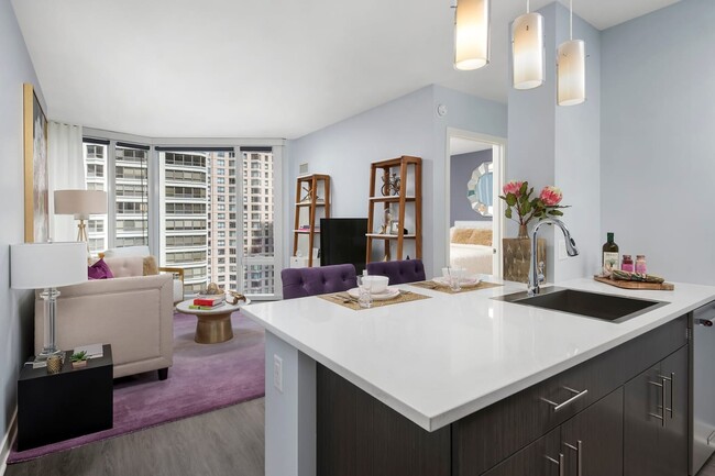 Foto del edificio - Two Bedroom 10-Tower at Moment