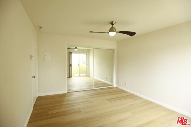 Foto del edificio - 833 Orange Grove Ave