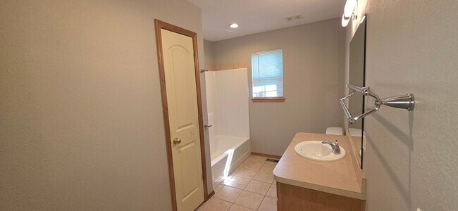 Foto del edificio - 503 S Birchwood St