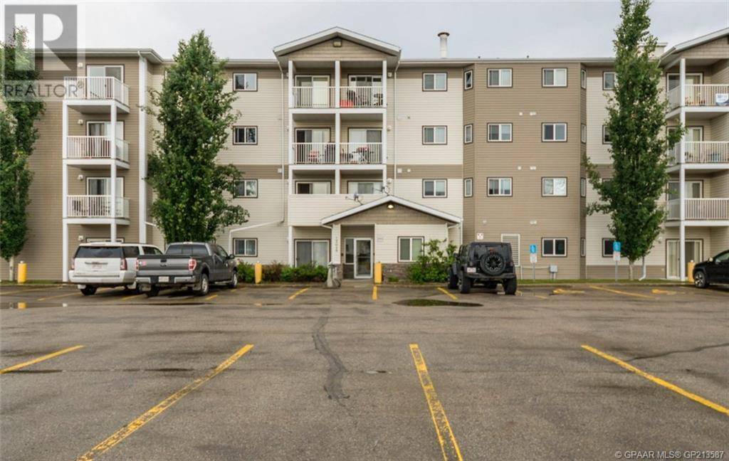 Photo principale - 12015-12015 Royal Oaks Dr