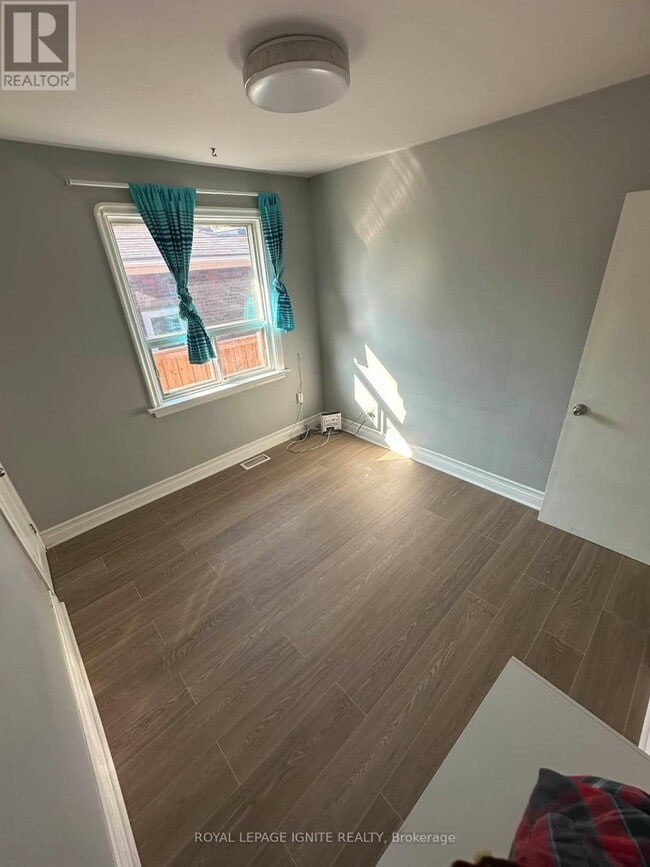 Building Photo - 7 Toulon Rd