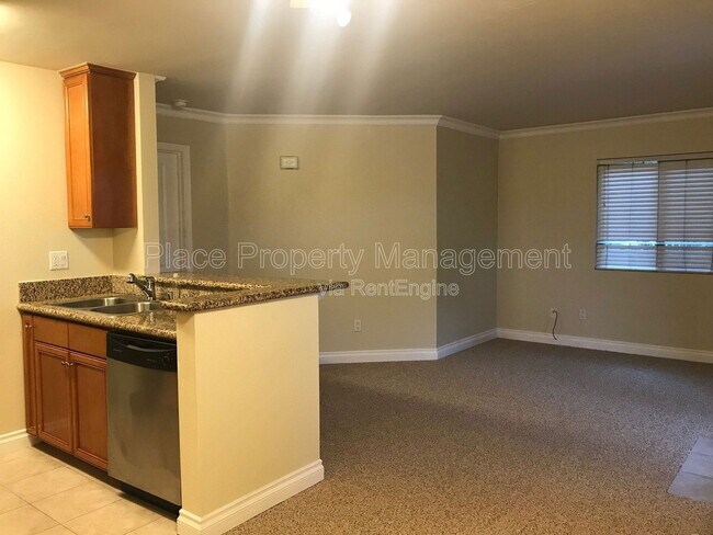 Building Photo - 1423 Graves Ave