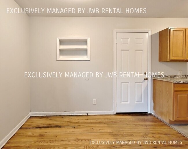 Foto del edificio - 9119 Altamont Ave W