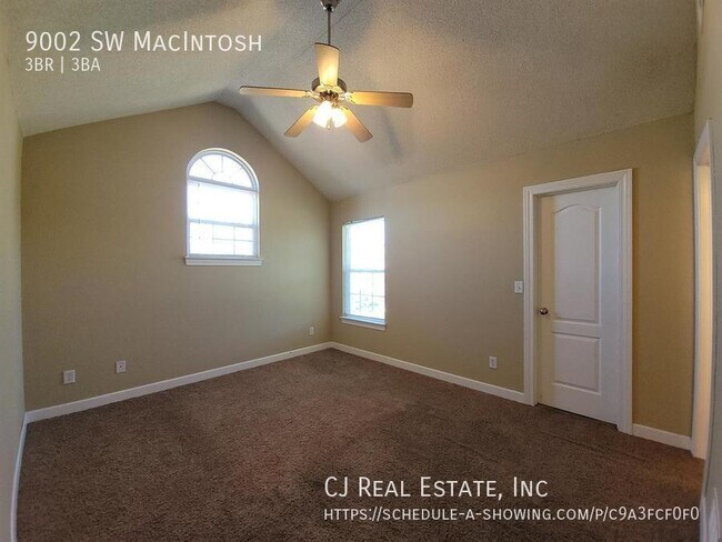 Building Photo - 9002 SW MacIntosh-