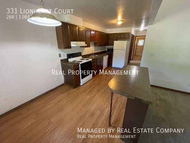 Foto del edificio - 331 Lionheart Ct
