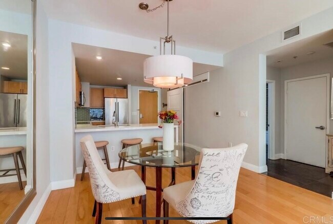 Foto del edificio - 1150 J St