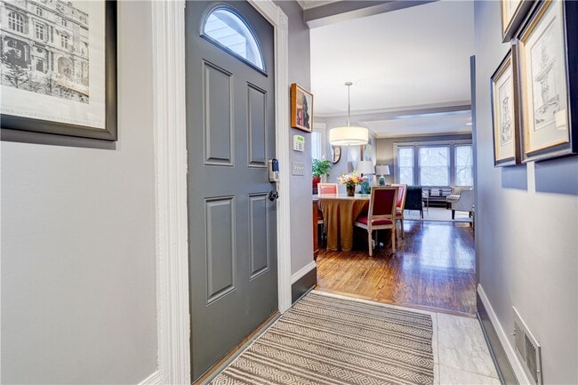 Building Photo - 249 S Goodman St