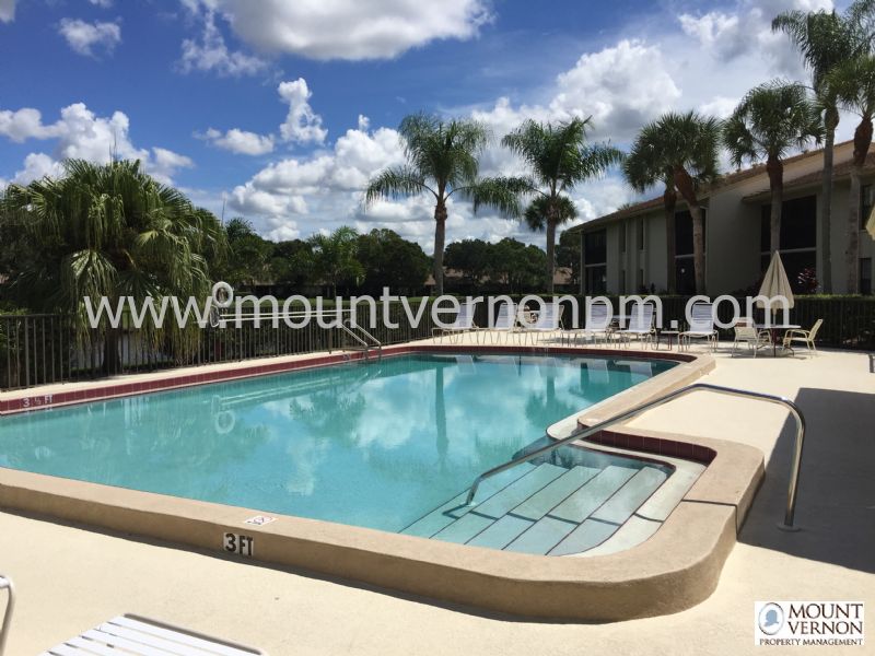 Building Photo - 4552 Weybridge