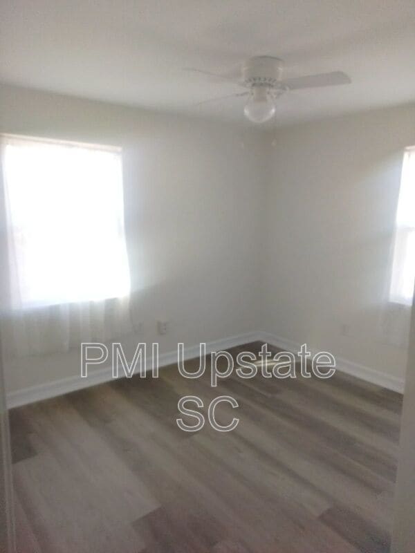 Building Photo - 201 Chandler Dr