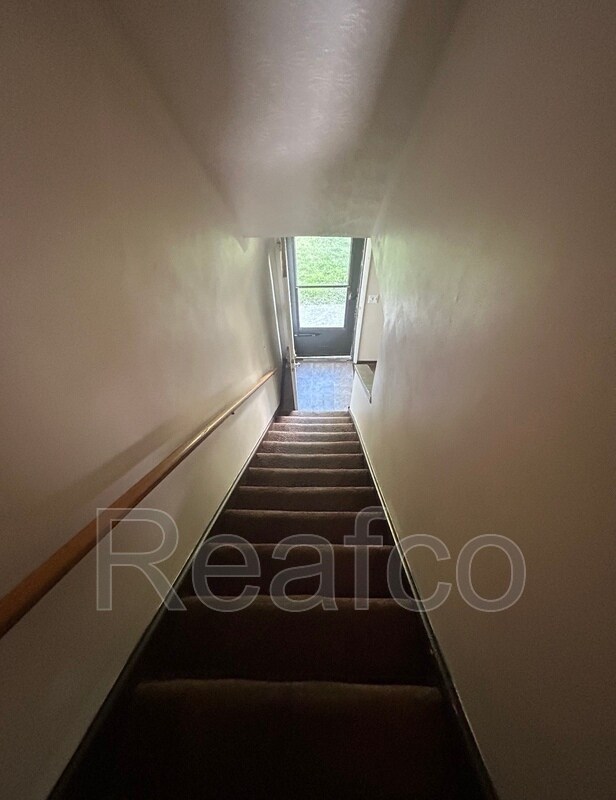 Building Photo - 1588 Harvester Ln