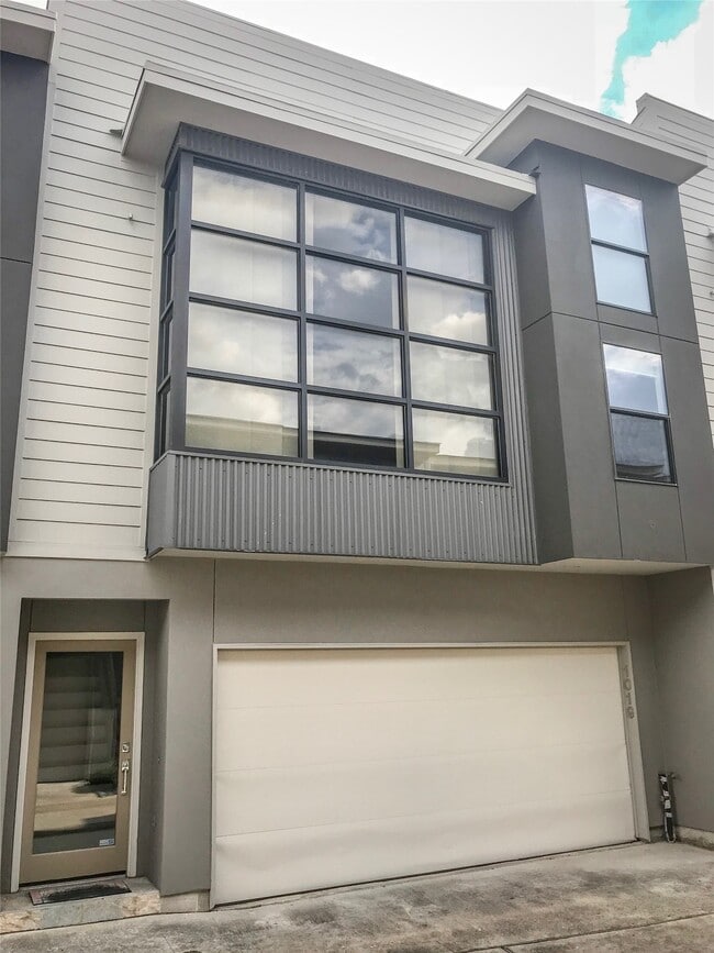 Building Photo - 1019 Bonner St