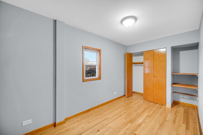 Foto del edificio - 8133 S Ingleside Ave