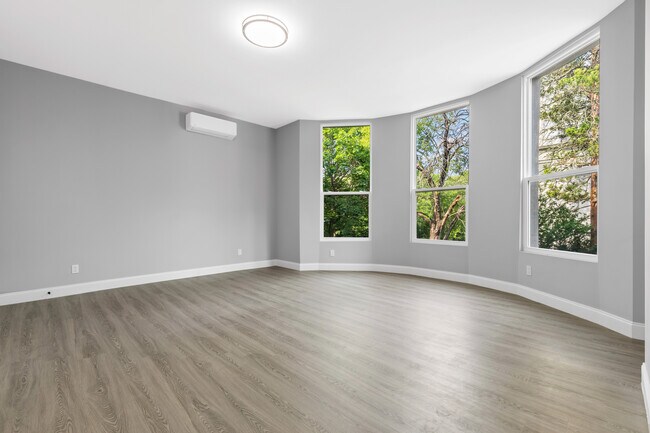 Foto del edificio - 222 Primrose Ave