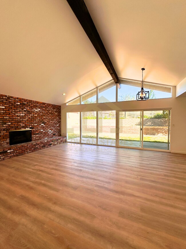 Foto del edificio - 1012 N H St