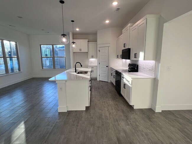 Foto del edificio - NEW 3 Bedroom In Carl Junction!