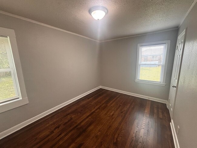 Foto del edificio - 2269 Longstreet Dr