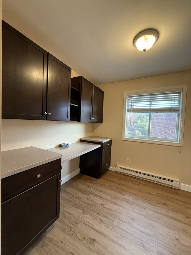 Building Photo - 14 Dailey St