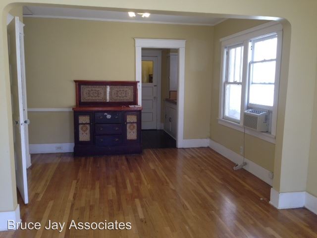 Building Photo - 977 Marview Ave
